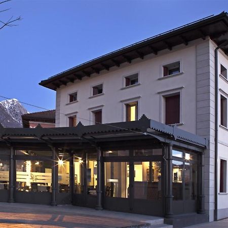 La Locanda Alla Stazione Hotell Ponte nellʼAlpi Exteriör bild