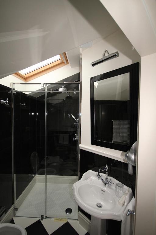 La Locanda Alla Stazione Ponte nellʼAlpi Rum bild